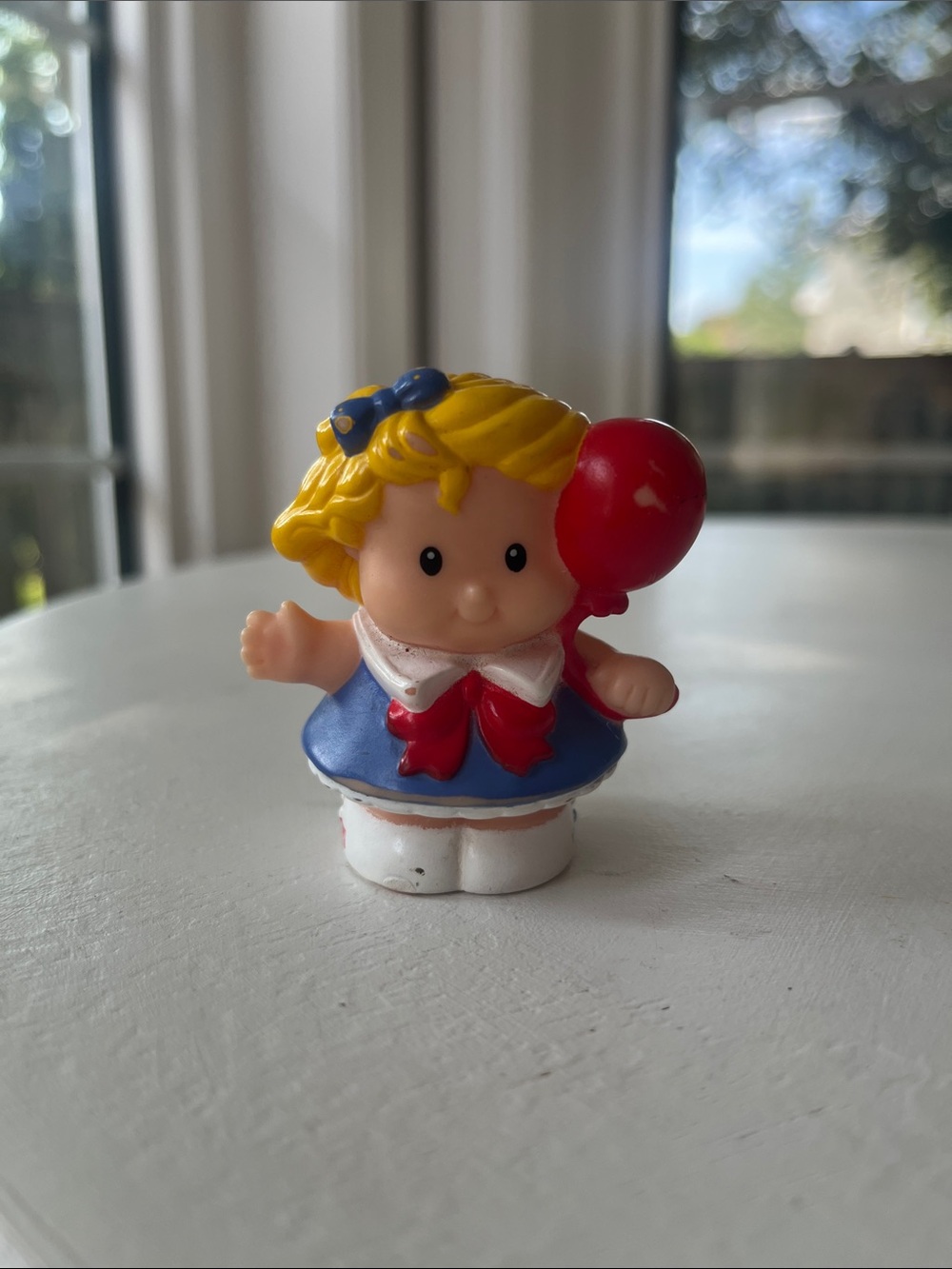 5/$25💛Little People Sarah Lynn with Red Balloon